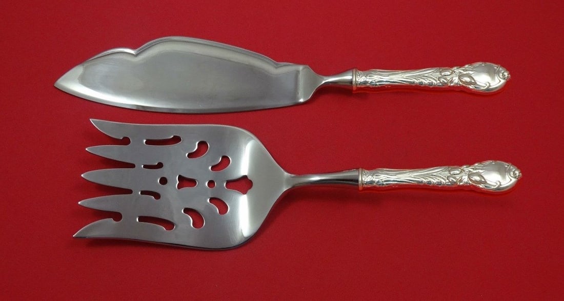 Reed and Barton La Parisienne Sterling Silver Fish Serving Set: Reed and Barton La Parisienne Sterling Silver Fish Serving Set Enhance your dining experience with the La Parisienne Fish Serving Set by Reed and Barton. Crafted from high-quality sterling silver, thi