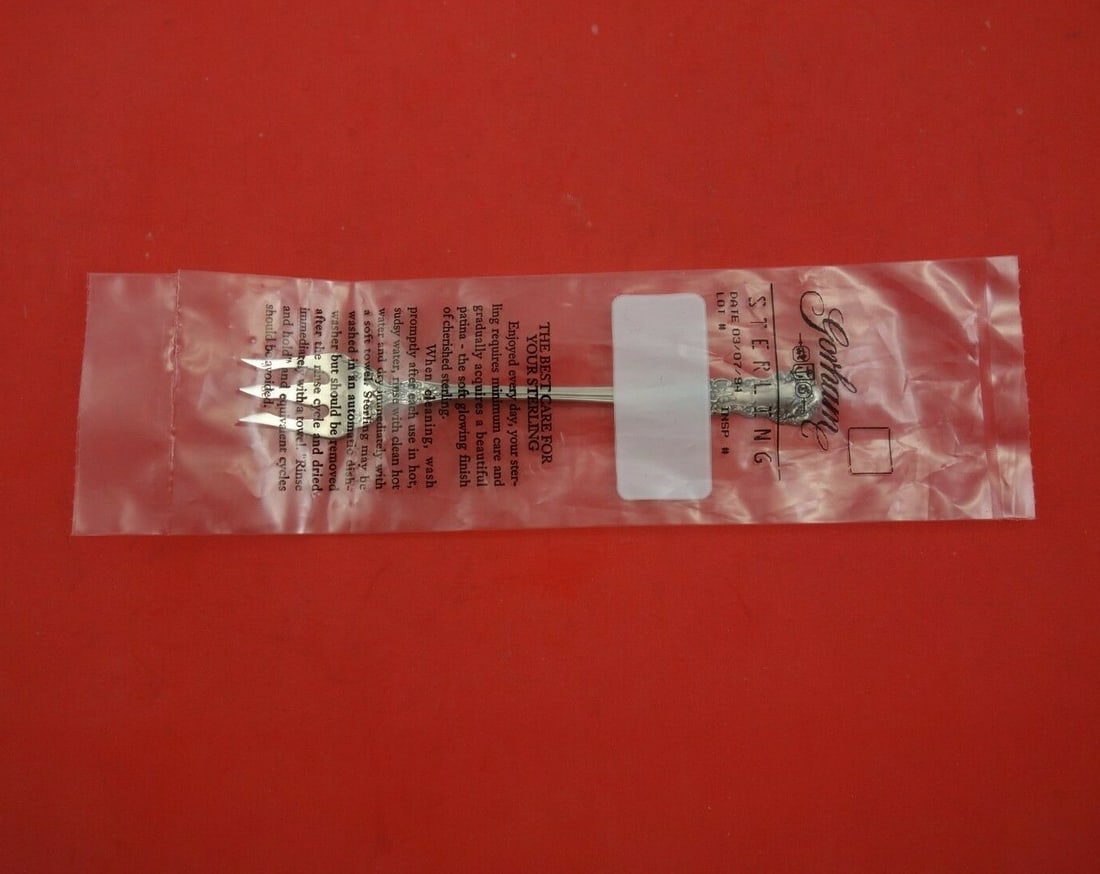 Gorham Buttercup Sterling Silver Cocktail Fork 5.5 Inch New: Gorham Buttercup Sterling Silver Cocktail Fork 5.5 Inch New This exquisite Buttercup cocktail fork by Gorham is a stunning piece crafted from high-quality sterling silver. Measuring 5 1/2 inches, it f