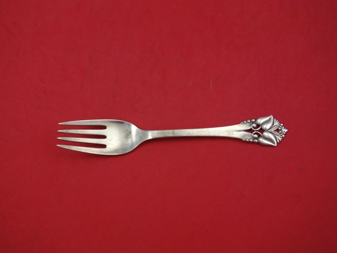 Orla Vagn Mogensen Greta Sterling Silver Pastry Fork 5 3/4 Inches: Orla Vagn Mogensen Greta Sterling Silver Pastry Fork 5 3/4 Inches Discover the elegance of the Greta pastry fork by Orla Vagn Mogensen, crafted from high-quality sterling silver. This exquisite piece