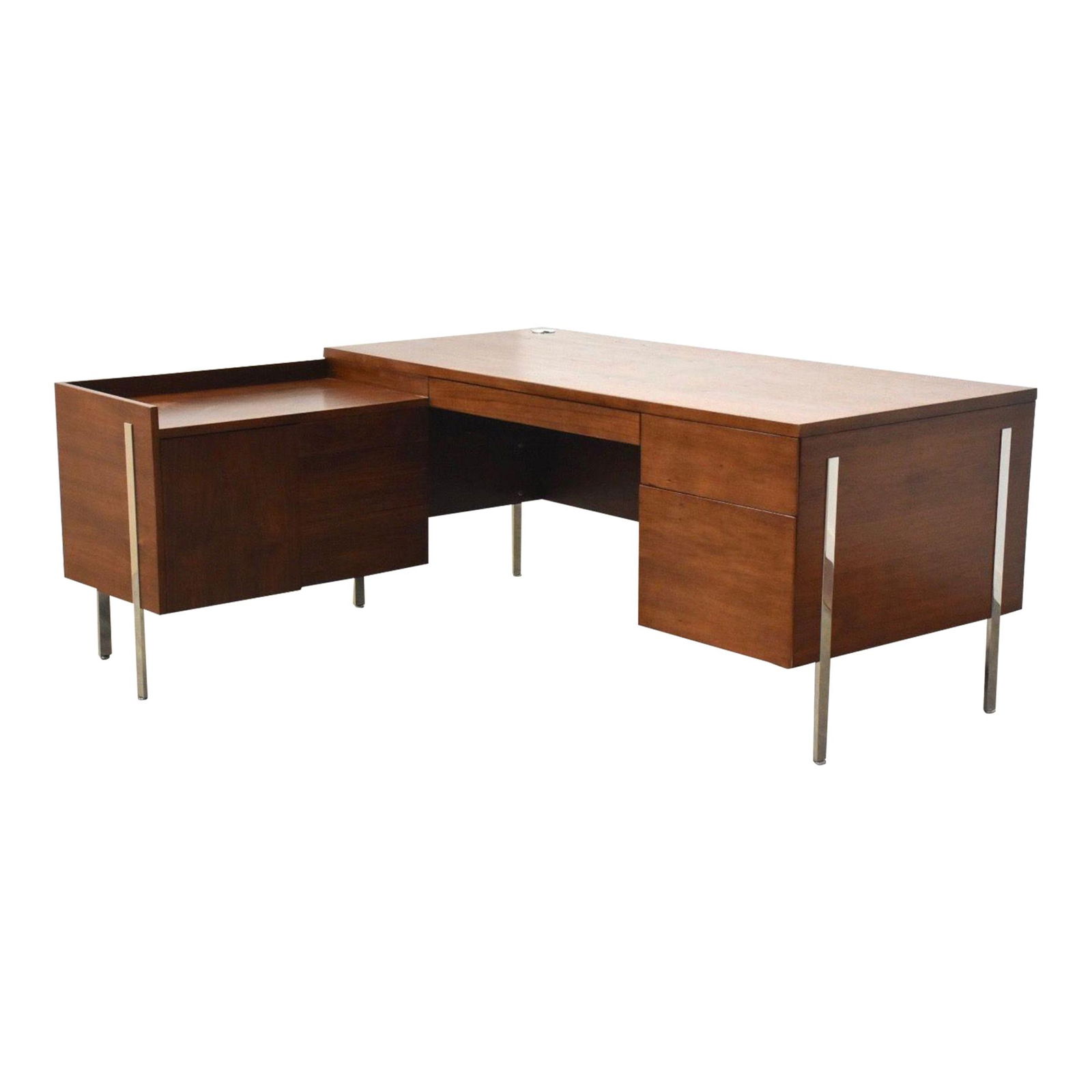 Harvey Probber Mid-Century Walnut Chrome L-Shaped Desk: Harvey Probber Mid-Century Walnut Chrome L-Shaped Desk This stunning mid-century modern L-shaped desk by Harvey Probber features a rich walnut finish complemented by polished chrome legs. The desk off