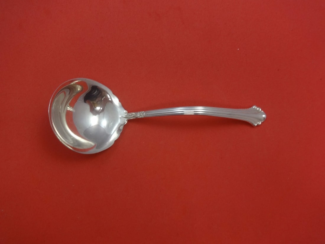 Towle Silver Plumes Sterling Silver Gravy Ladle 6.5 Inch: Towle Silver Plumes Sterling Silver Gravy Ladle 6.5 Inch This exquisite gravy ladle features a classic design from the Silver Plumes pattern by Towle, crafted in high-quality sterling silver. Measurin