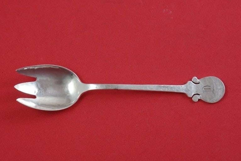 Shreve & Co Fourteenth Century Sterling Silver Ice Cream Fork Mono D 5.5": Shreve & Co Fourteenth Century Sterling Silver Ice Cream Fork Mono D 5.5" Indulge in a touch of elegance with this exquisite ice cream fork from the Fourteenth Century pattern by Shreve & Co. Crafted