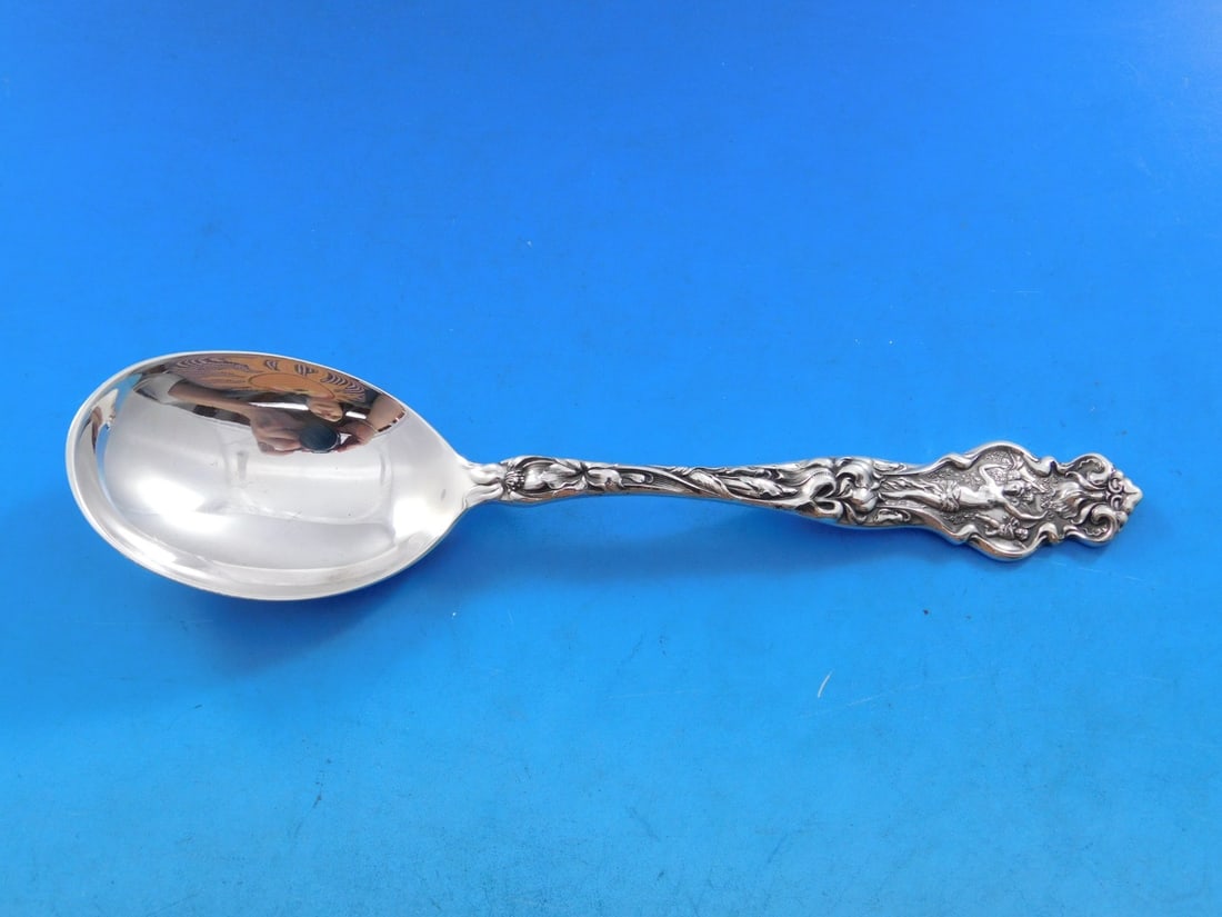 Wallace Irian Sterling Silver Gumbo Soup Spoon 7 Art Nouveau: Wallace Irian Sterling Silver Gumbo Soup Spoon 7 Art Nouveau This exquisite gumbo soup spoon is part of the Irian pattern by Wallace, crafted from high-quality sterling silver. Measuring 7 inches, thi
