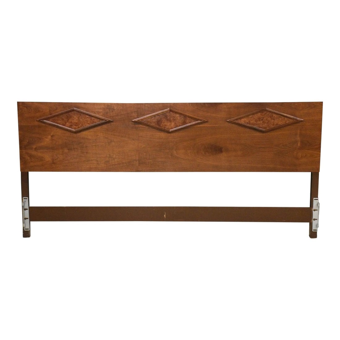 King Size Mid Century Walnut Headboard With Diamond Burl Details 1960s: King Size Mid Century Walnut Headboard With Diamond Burl Details 1960s This mid-century modern king size headboard, crafted by Young Manufacturing in the 1960s, features walnut construction with diamo