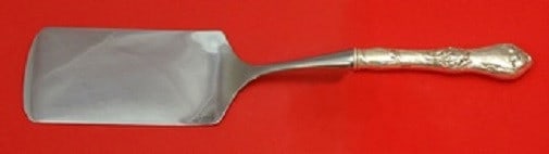 Reed & Barton Les Cinq Fleurs Sterling Silver Lasagna Server 11": Reed & Barton Les Cinq Fleurs Sterling Silver Lasagna Server 11" Elevate your dining experience with this exquisite Sterling Silver Lasagna Server by Reed & Barton, designed in the elegant Les Cinq Fl