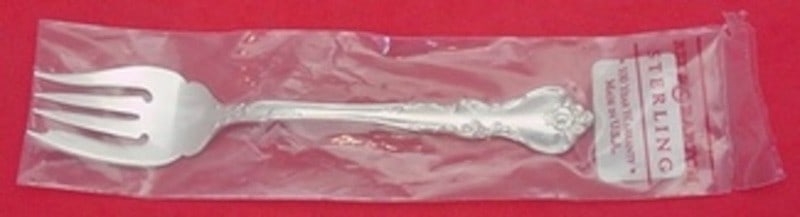 Sterling Silver Salad Fork 6.25 Inch Savannah Pattern by Reed and Barton: Sterling Silver Salad Fork 6.25 Inch Savannah Pattern by Reed and Barton This sterling silver salad fork is crafted by Reed & Barton in the Savannah pattern. Measuring 6 1/4 inches in length, it is un