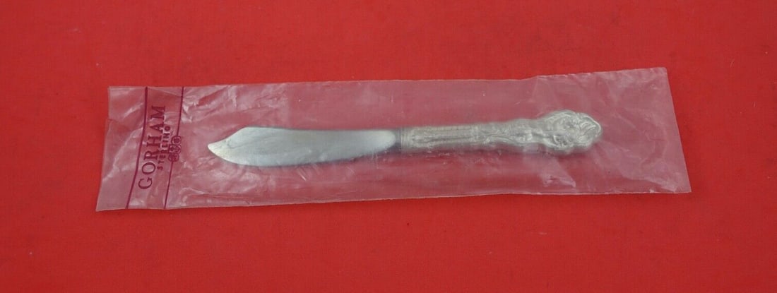 Gorham Versailles Sterling Silver Master Butter Spreader 7 Inch: Gorham Versailles Sterling Silver Master Butter Spreader 7 Inch Introducing the exquisite Versailles Master Butter Spreader by Gorham, a stunning piece crafted from sterling silver. This hollow handle