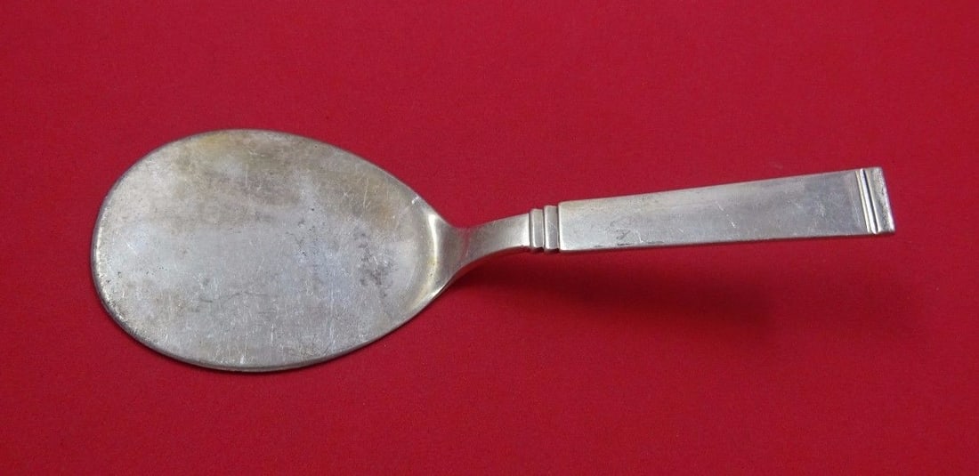 Funkis III by W & S Sorensen Sterling Silver Pastry Server 6 Inch: Funkis III by W & S Sorensen Sterling Silver Pastry Server 6 Inch Introducing the Funkis III Pastry Server by W & S Sorensen, a stunning addition to any flatware collection. This elegant serving piece