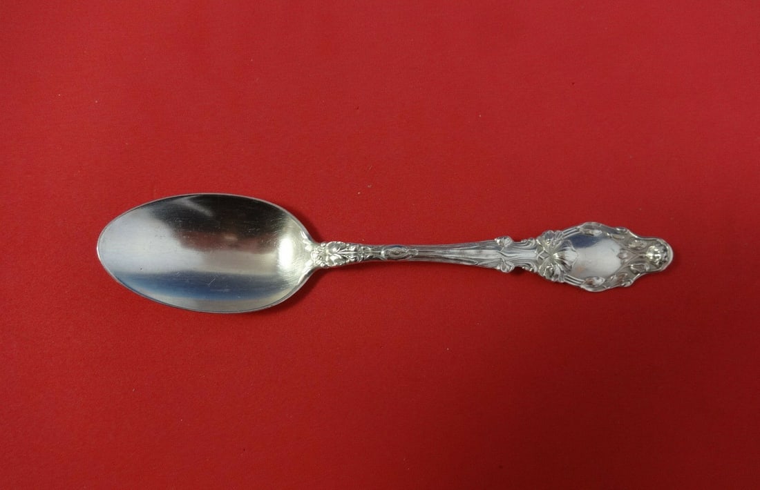 Gorham Virginiana Sterling Silver Teaspoon 5 3/4 Inch Flatware: Gorham Virginiana Sterling Silver Teaspoon 5 3/4 Inch Flatware This exquisite teaspoon from the Virginiana pattern by Gorham measures 5 3/4" and is crafted from high-quality sterling silver. Produced
