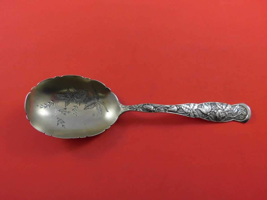 Knowles Rose aka Bug Sterling Silver Berry Spoon Goldwashed 8 3/4": Knowles Rose aka Bug Sterling Silver Berry Spoon Goldwashed 8 3/4" This exquisite Aesthetic Movement berry spoon, crafted by Knowles, features a stunning gold-washed bowl adorned with intricate roses.