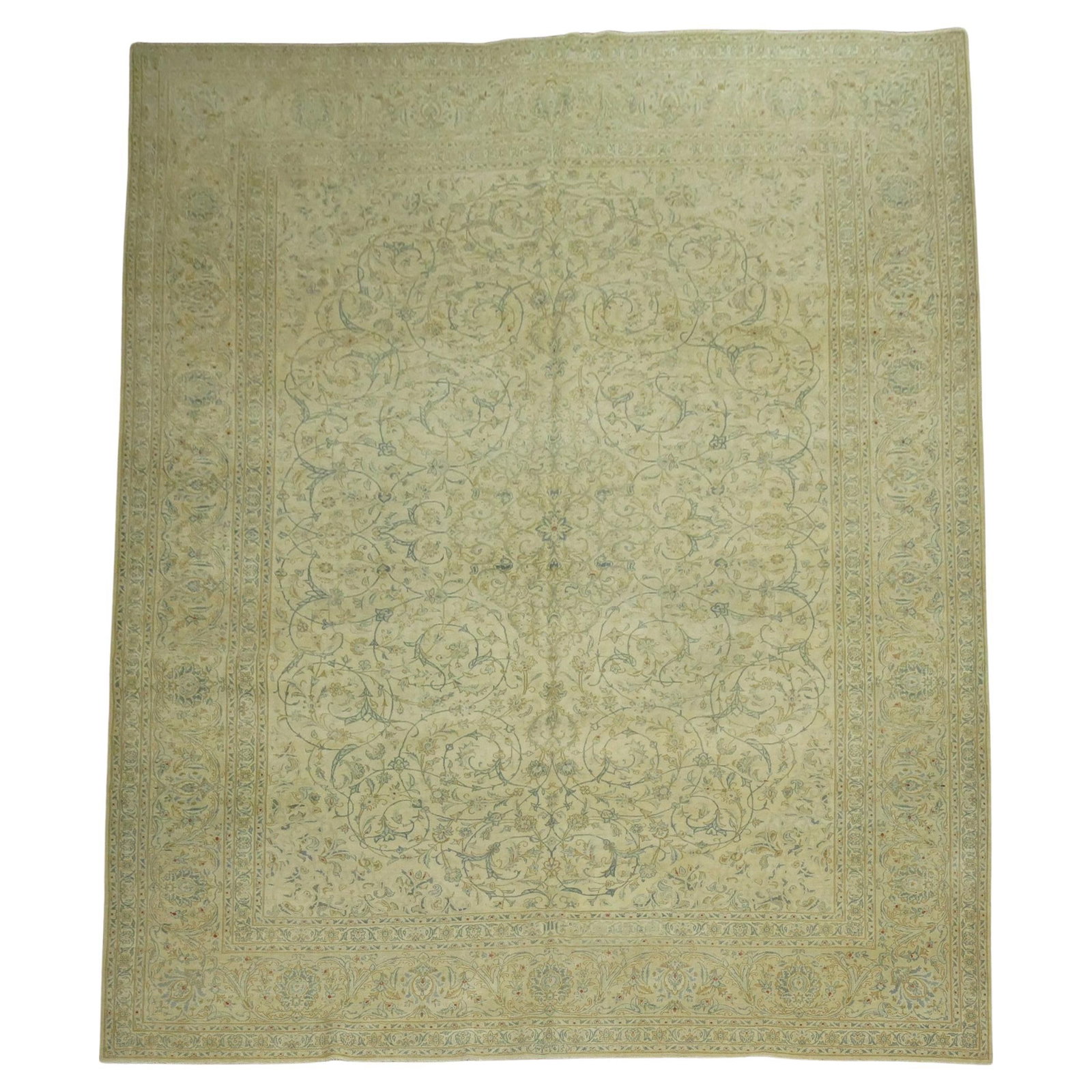 Vintage Persian Kashan Hand-Woven Wool Carpet 9'11'' x 13'1'': Vintage Persian Kashan Hand-Woven Wool Carpet 9'11'' x 13'1'' This exquisite Vintage Persian Kashan Carpet showcases a striking American Classical style, expertly hand-woven from high-quality wool. Me