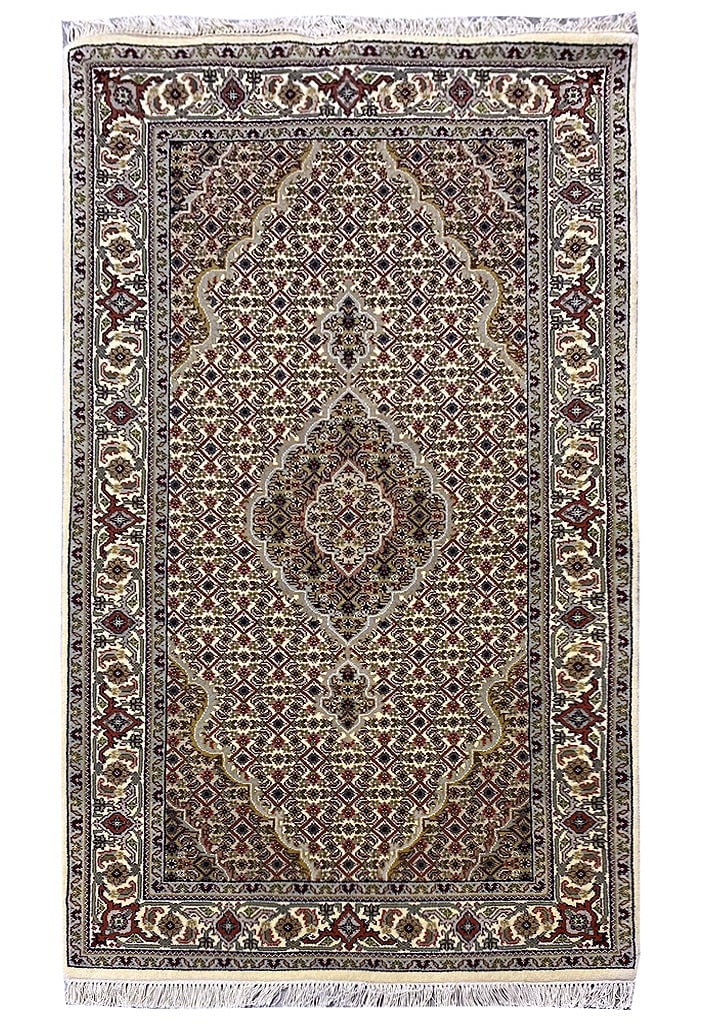3.1' x 5.1' Handmade Wool Silk Tabriz Mahi Area Rug India: 3.1' x 5.1' Handmade Wool Silk Tabriz Mahi Area Rug India Free continental US Shipping Elevate your home decor with this exquisite 3' x 5' Fine Wool & Silk Tabriz Mahi Handmade Area Rug from India, fe