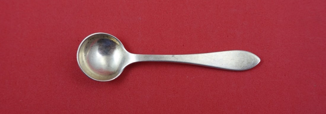 Sterling Silver Salt Spoon Pointed Antique Pattern by Dominick and Haff 3 Inch: Sterling Silver Salt Spoon Pointed Antique Pattern by Dominick and Haff 3 Inch This is a sterling silver salt spoon in the Pointed Antique pattern by Dominick & Haff. Measuring 3 inches in length, thi