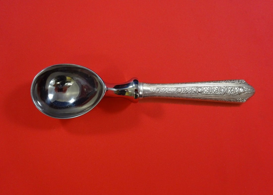 Wallace Normandie Sterling Silver Ice Cream Scoop Custom Made 7": Wallace Normandie Sterling Silver Ice Cream Scoop Custom Made 7" Indulge in a classic dining experience with this Normandie ice cream scoop by Wallace, expertly crafted from sterling silver. This cust