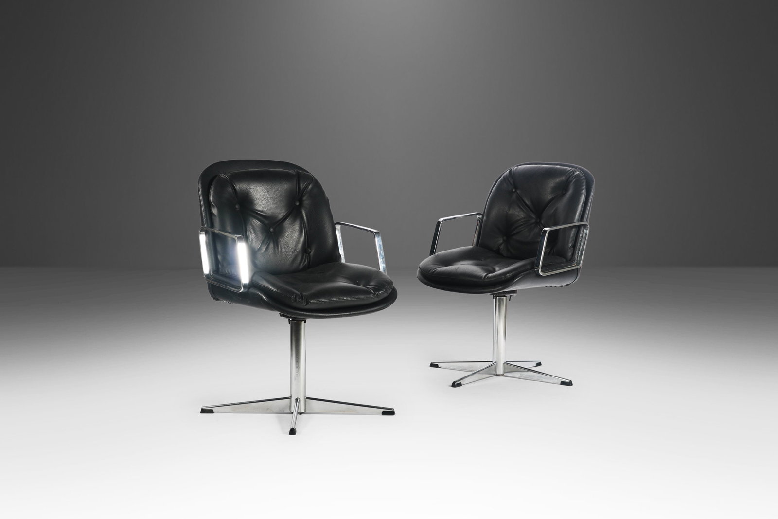 Mid-Century Modern Black Chrome Office Chairs Set of 2 USA 1960s (1 of 10)