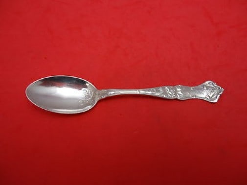 International Sterling Silver Edgewood 6 Inch Teaspoon Heirloom: International Sterling Silver Edgewood 6 Inch Teaspoon Heirloom This exquisite teaspoon is part of the Edgewood pattern by International Sterling, crafted from high-quality sterling silver. Measuring