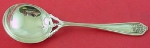 Dominick and Haff Sterling Silver 7 Inch Basket of Flowers Gumbo Spoon: Dominick and Haff Sterling Silver 7 Inch Basket of Flowers Gumbo Spoon Indulge in the elegance of this exquisite 7-inch gumbo soup spoon from the renowned pattern "Basket of Flowers" by Dominick & Haf
