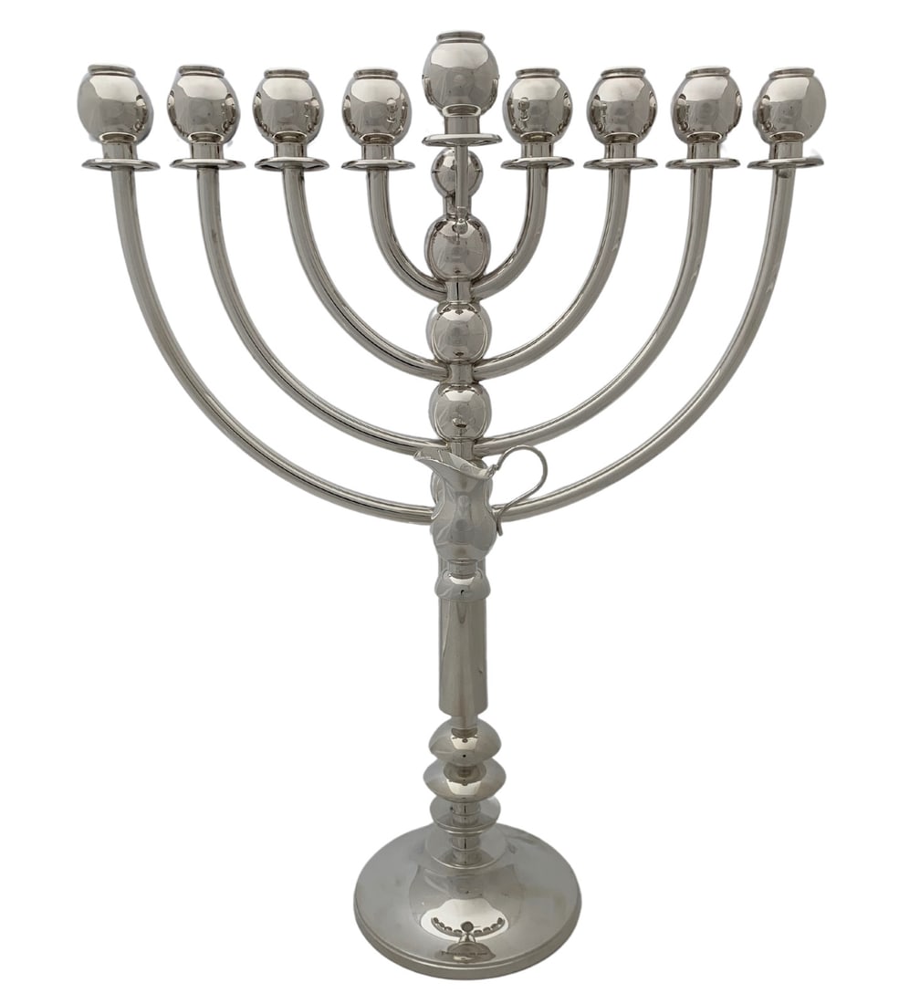 Handmade Modern Round Sterling Silver Menorah by Topazio Portugal: Handmade Modern Round Sterling Silver Menorah by Topazio Portugal This fine Topazio Menorah from Portugal is crafted from 925 sterling silver and features a handmade, modern design with a plain, shiny