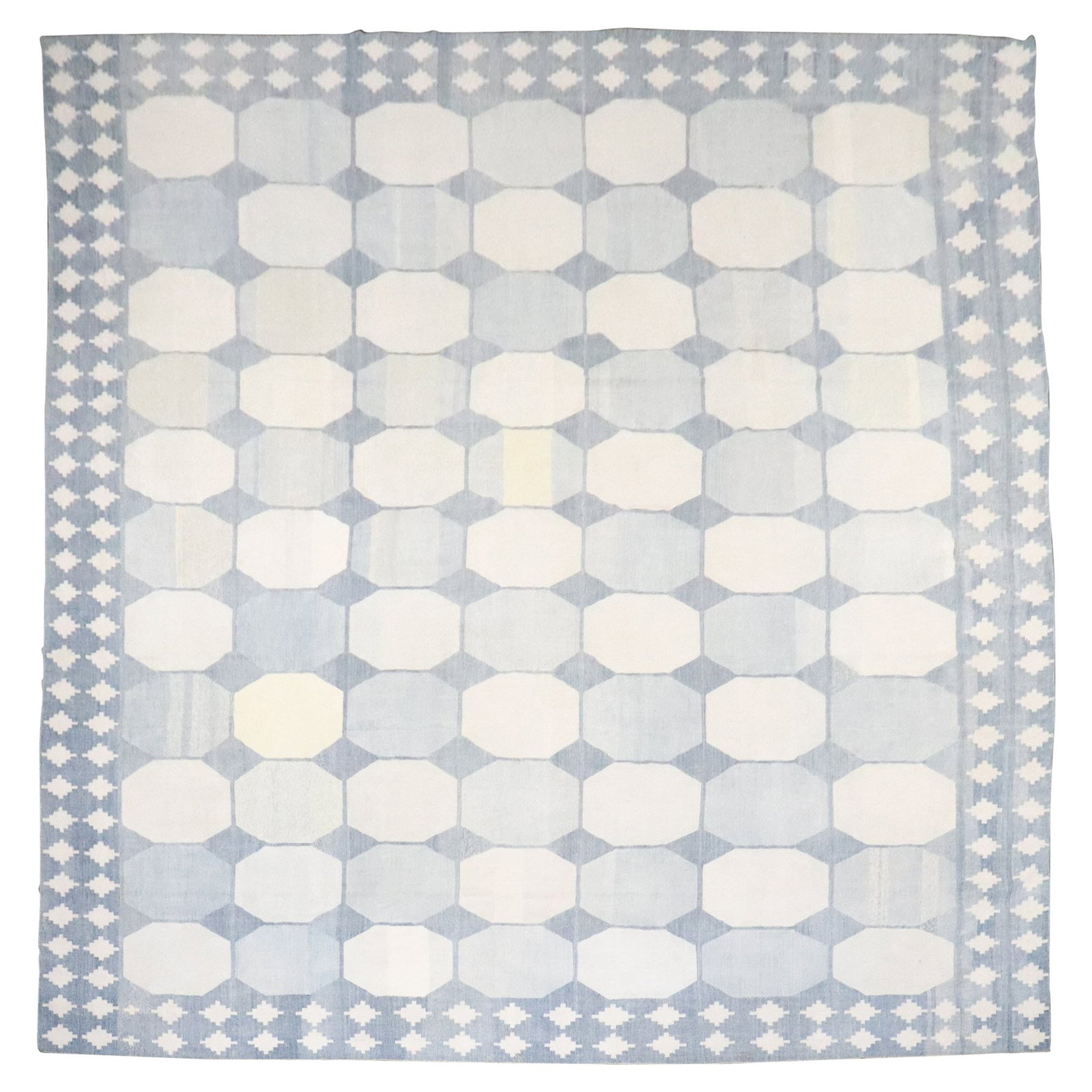 Massive 20th Century Indian Dhurrie Rug 13'7 x 18'2 Antique Cotton Wool: Massive 20th Century Indian Dhurrie Rug 13'7 x 18'2 Antique Cotton Wool Discover the exquisite Zabihi Collection Massive Antique White Blue Indian Dhurrie Rug, a stunning piece that brings warmth and