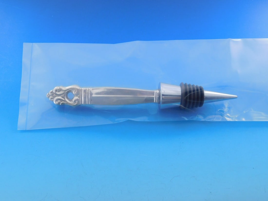 International Royal Danish Sterling Silver Bottle Stopper 6 1/2" Custom: International Royal Danish Sterling Silver Bottle Stopper 6 1/2" Custom Discover the elegance of this Royal Danish bottle stopper, expertly crafted from sterling silver by International. This custom p