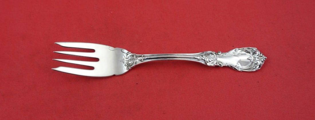 Reed and Barton Burgundy Sterling Silver Salad Fork 6.5 inches: Reed and Barton Burgundy Sterling Silver Salad Fork 6.5 inches This exquisite salad fork from the Burgundy pattern by Reed & Barton features a classic design crafted from high-quality sterling silver.