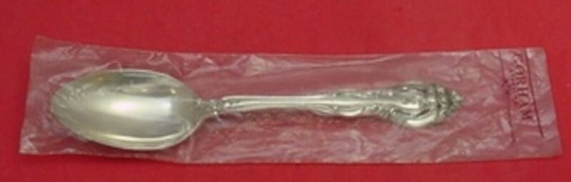Gorham La Scala Sterling Silver Serving Spoon 8 3/4 New in Sleeve: Gorham La Scala Sterling Silver Serving Spoon 8 3/4 New in Sleeve This exquisite serving spoon is part of the La Scala pattern by Gorham, crafted from high-quality sterling silver. Measuring 8 3/4 inc