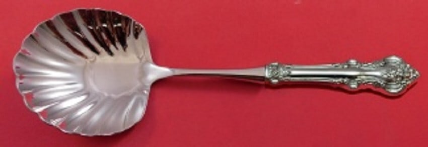 Towle El Grandee Sterling Silver Berry Spoon 10 3/8 Custom Shell Bowl: Towle El Grandee Sterling Silver Berry Spoon 10 3/8 Custom Shell Bowl Discover the exquisite craftsmanship of the El Grandee Berry Spoon by Towle. This stunning serving piece features a hollow handle