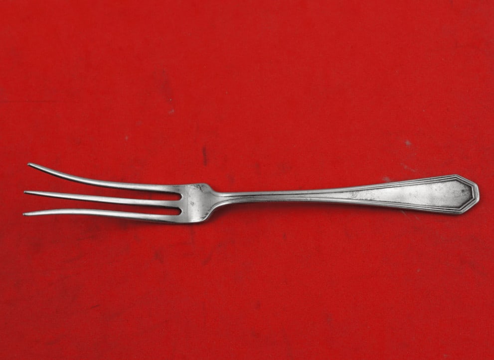 Dominick & Haff Queen Anne Plain Sterling Silver Lemon Fork 4 7/8 inches: Dominick & Haff Queen Anne Plain Sterling Silver Lemon Fork 4 7/8 inches This exquisite lemon fork from the renowned Queen Anne Plain pattern by Dominick & Haff showcases the elegance of early 20th-ce