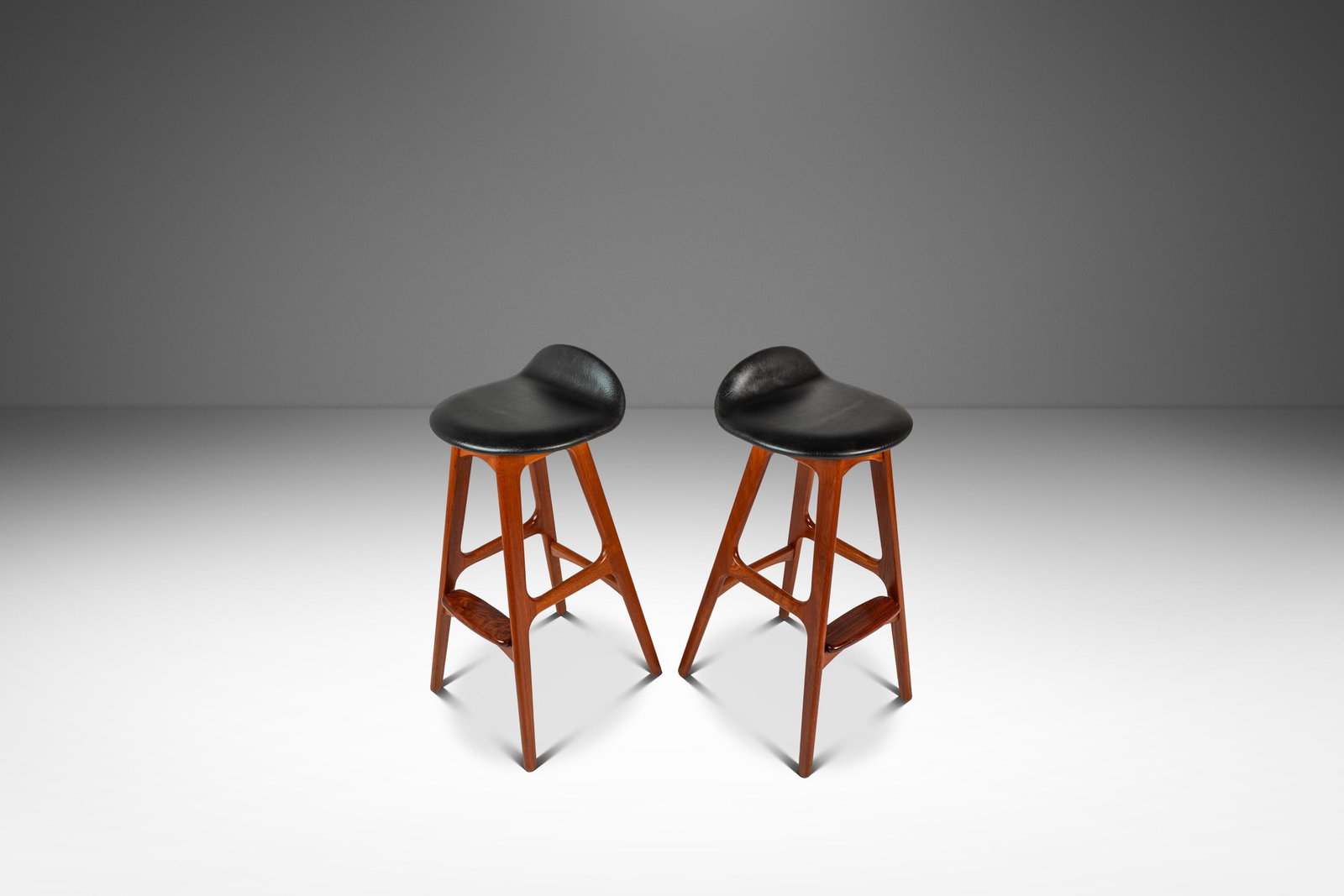Pair of Erik Buch OD-61 Danish Teak Counter Bar Stools for O.D. Mobler 1960s (1 of 18)