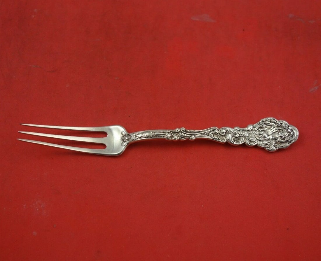 Gorham Versailles Sterling Silver 3-Tine Fruit Fork 6 Inch: Gorham Versailles Sterling Silver 3-Tine Fruit Fork 6 Inch This exquisite fruit fork from the Versailles pattern by Gorham features a classic 3-tine design, measuring 6 inches in length. Crafted from