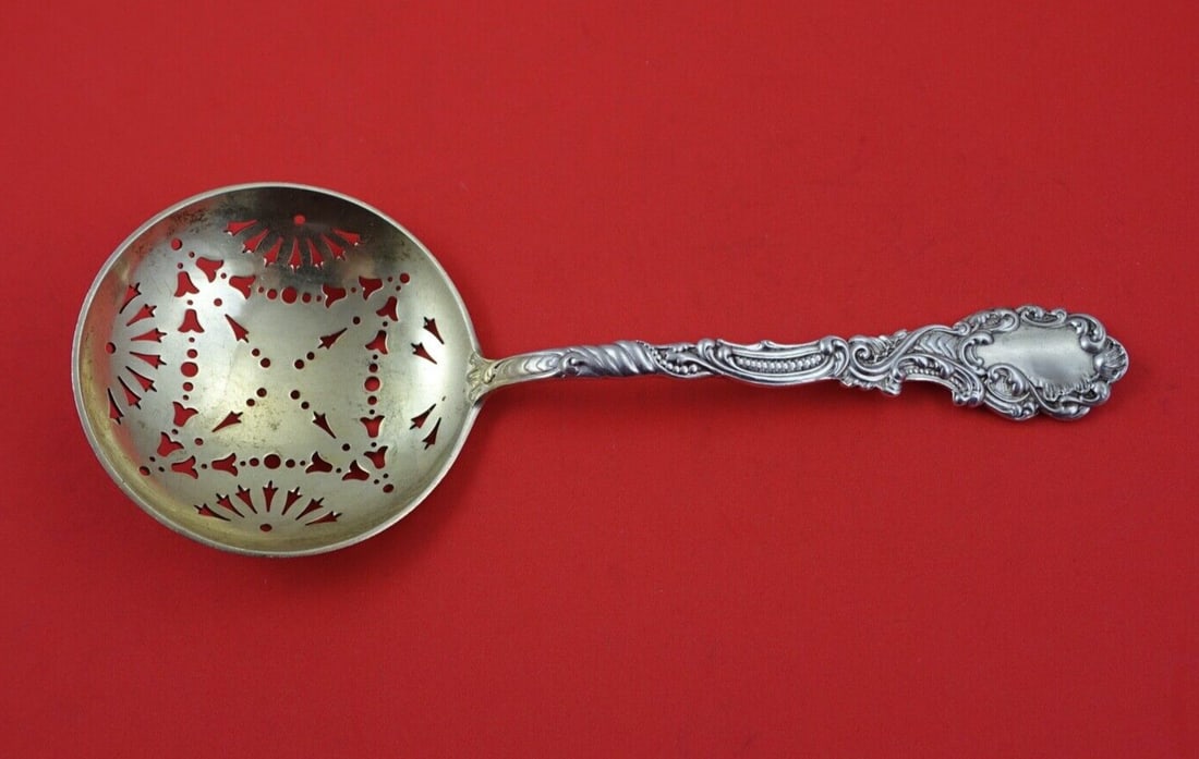Gorham Marie Antoinette Sterling Silver Gold Washed Pea Spoon 8.5": Gorham Marie Antoinette Sterling Silver Gold Washed Pea Spoon 8.5" This exquisite pea spoon is part of the renowned Marie Antoinette pattern by Gorham, crafted from high-quality sterling silver. Measu
