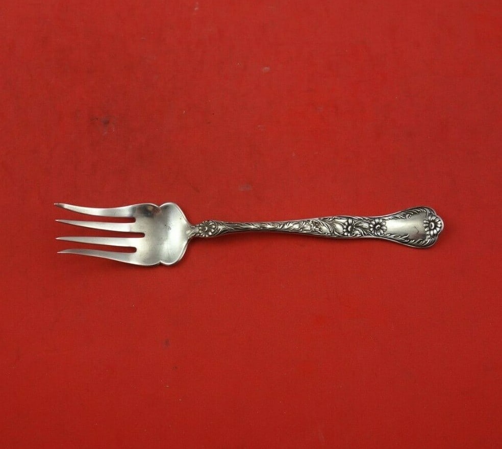 Gorham Marguerite Sterling Silver Beef Fork Splayed Tines 5 3/4": Gorham Marguerite Sterling Silver Beef Fork Splayed Tines 5 3/4" Experience the elegance of the Marguerite pattern with this exquisite sterling silver beef fork by Gorham. Featuring splayed tines and