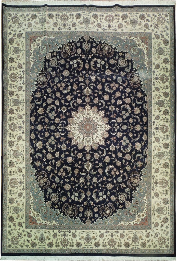 Luxurious 10' x 14.5' Hand-Knotted Traditional Black Area Rug: Luxurious 10' x 14.5' Hand-Knotted Traditional Black Area Rug Free continental US Shipping Transform your living space with this exquisite hand-knotted black area rug, measuring 10' x 14.5'. This luxu
