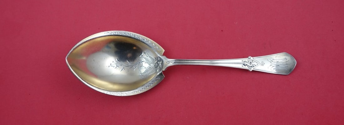 Gorham Swiss Sterling Silver Berry Spoon Gold Washed Bright-Cut 8.75": Gorham Swiss Sterling Silver Berry Spoon Gold Washed Bright-Cut 8.75" This exquisite Berry Spoon from the Swiss pattern by Gorham showcases a stunning gold-washed, bright-cut bowl, measuring 8 3/4 inc