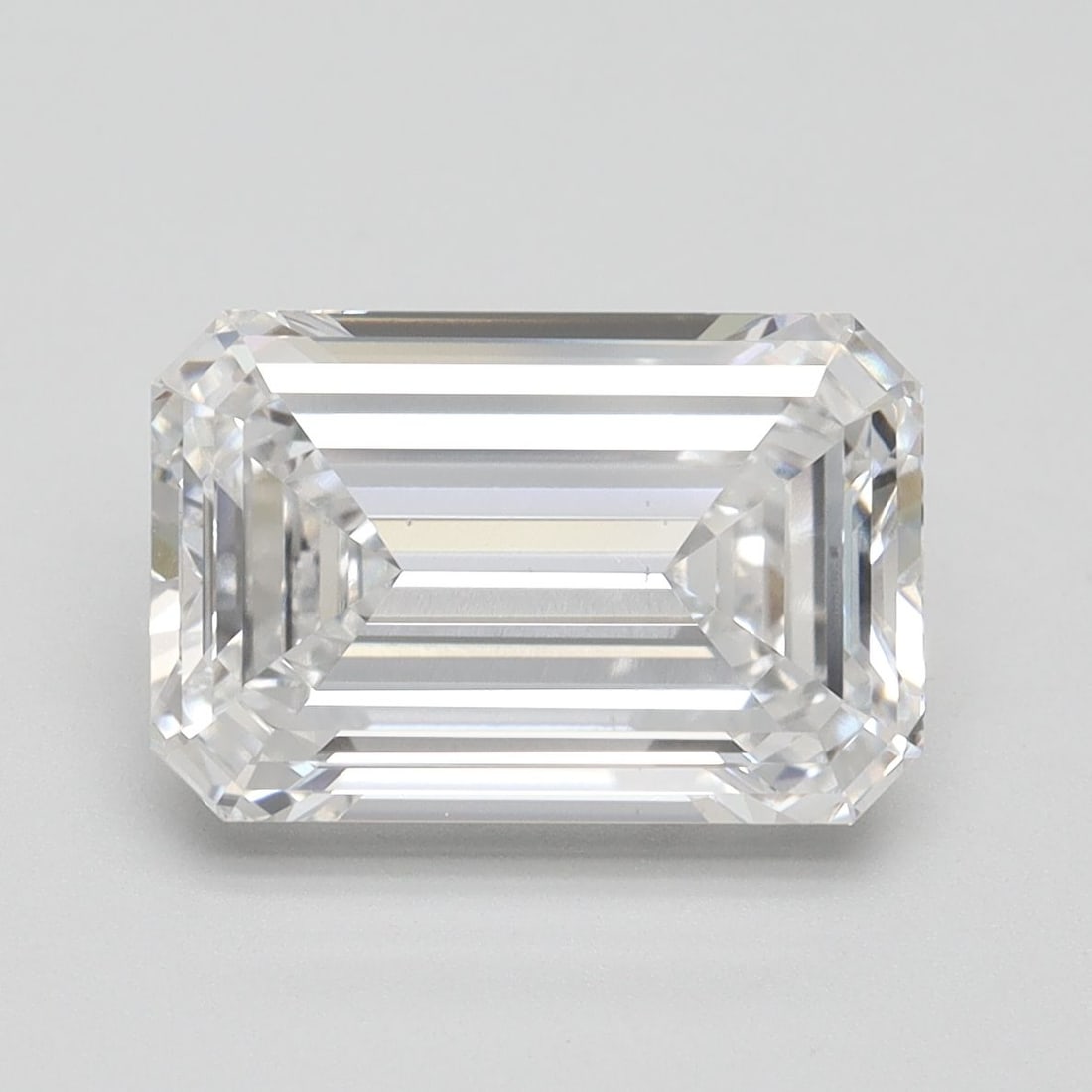 Loose Diamond - EMERALD 4.05ct D VS1: Loose Diamond - EMERALD 4.05ct D VS1 Source: This is a real non-mined Diamond that has been grown in a lab Shape: EMERALD Carats: 4.05 Color: D Clarity: VS1 Certification: IGI Video: