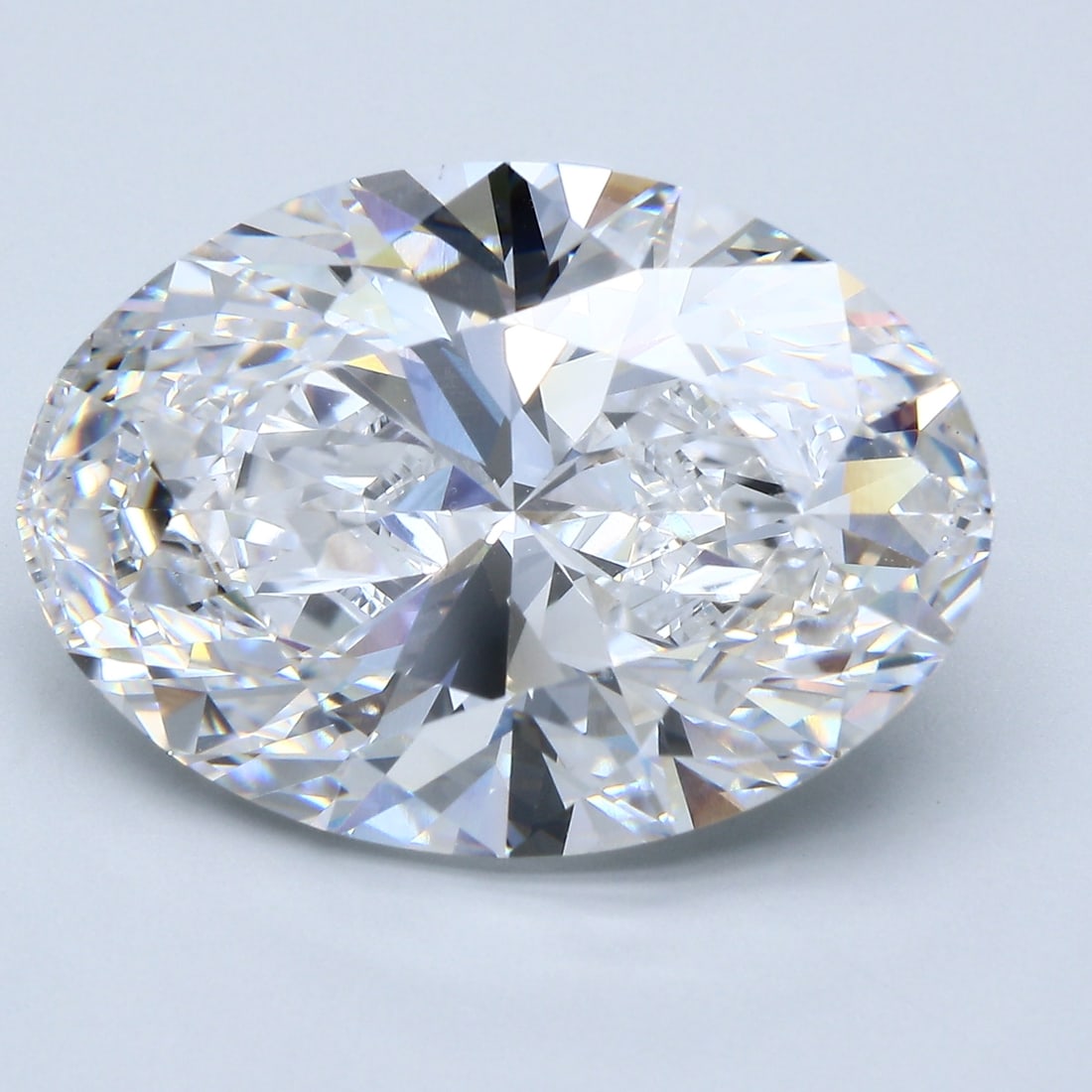 Loose Diamond - OVAL 15ct E VS1: Loose Diamond - OVAL 15ct E VS1 Source: This is a real non-mined Diamond that has been grown in a lab Shape: OVAL Carats: 15 Color: E Clarity: VS1 Certification: GIA Condition: Pre-Owned PLEASE NOTE: