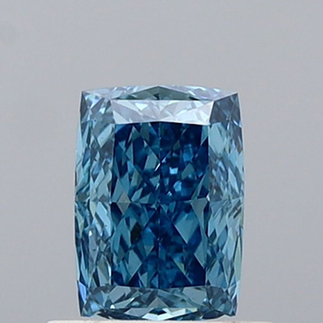Loose Diamond - CUSHION BRILLIANT 0.8ct Blue VS1: Loose Diamond - CUSHION BRILLIANT 0.8ct Blue VS1 Source: This is a real non-mined Diamond that has been grown in a lab Shape: CUSHION BRILLIANT Carats: 0.8 Color: Blue Certification: NONE Video:
