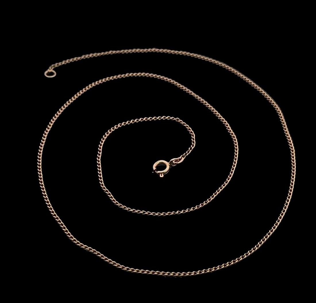 Vintage 14k Rosy Yellow Gold Curb Link Necklace 22 Inch: Vintage 14k Rosy Yellow Gold Curb Link Necklace 22 Inch This vintage curb link chain necklace features a stunning design crafted from solid 14k rosy yellow gold. With a length of 22 inches and a width