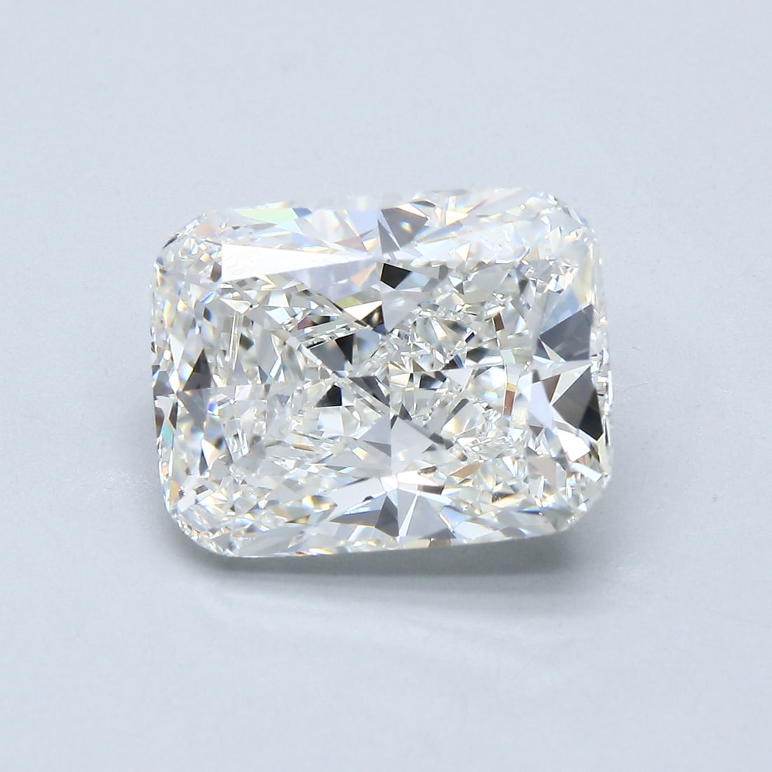 Loose Diamond - CUSHION 6.51ct H VS1: Loose Diamond - CUSHION 6.51ct H VS1 Source: Natural Mined Diamond Shape: CUSHION Carats: 6.51 Color: H Clarity: VS1 Certification: GIA Condition: Pre-Owned PLEASE NOTE: Framed, Large, or heavy items