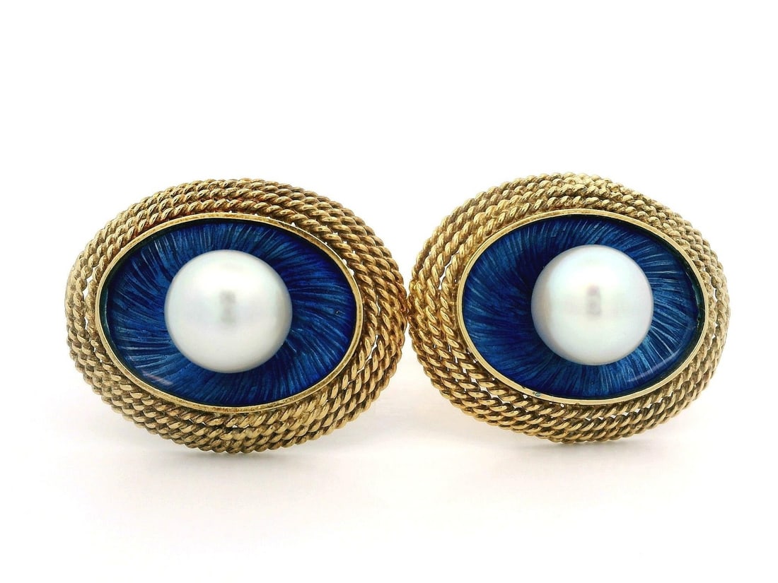 14k Yellow Gold Pearl Blue Enamel Twisted Wire Cufflinks: 14k Yellow Gold Pearl Blue Enamel Twisted Wire Cufflinks Elevate your style with these stunning 14k Yellow Gold Cufflinks featuring exquisite 8.8mm round cultured pearls and intricate blue enamel work