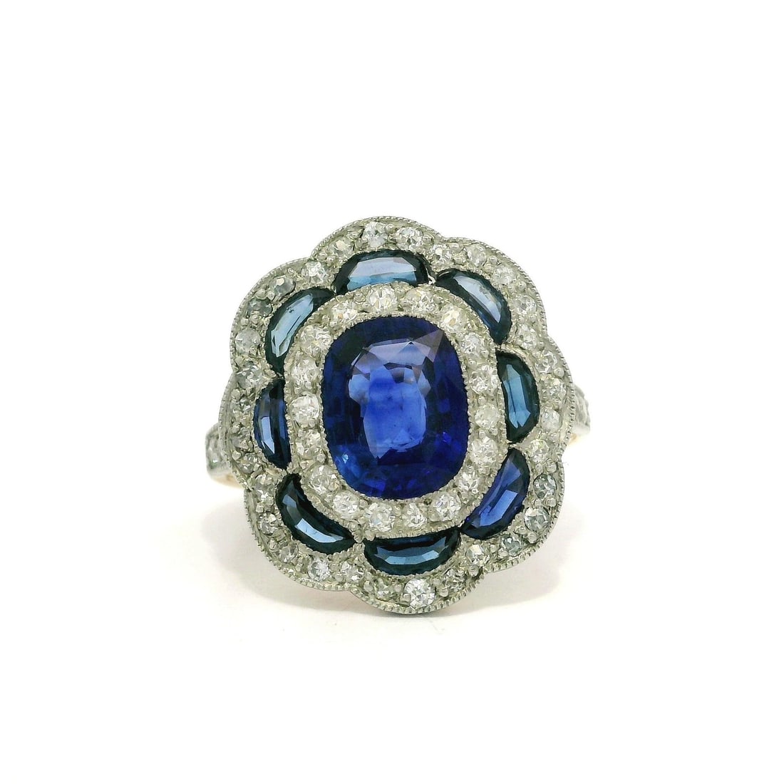 Antique Edwardian 18k Gold Platinum GIA 3.40ct Sapphire Diamond Ring: Antique Edwardian 18k Gold Platinum GIA 3.40ct Sapphire Diamond Ring This exquisite Antique Edwardian ring showcases a stunning blend of 18k yellow gold and platinum, featuring a remarkable 3.40ctw of