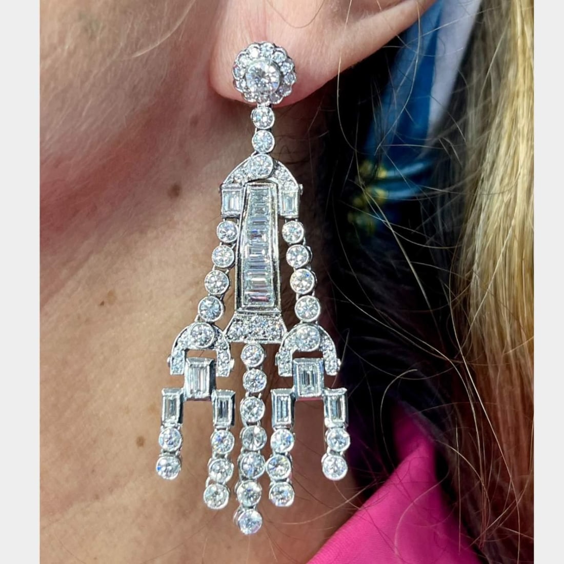 Platinum 13.50 Ct Diamond Chandelier Earrings F-G VS1-SI1 3 Inches: Platinum 13.50 Ct Diamond Chandelier Earrings F-G VS1-SI1 3 Inches Elevate your elegance with these stunning Platinum Chandelier Earrings, featuring a remarkable total diamond weight of 13.50 Ct. Thes