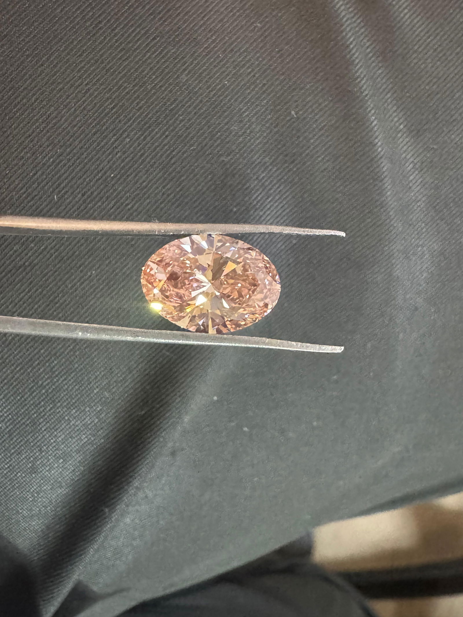 Loose Diamond - OVAL 3.43ct Fancy Vivid Pink VS1: Loose Diamond - OVAL 3.43ct Fancy Vivid Pink VS1 Source: This is a real non-mined Diamond that has been grown in a lab Shape: OVAL Carats: 3.43 Color: Fancy Vivid Pink Certification: NONE Video: