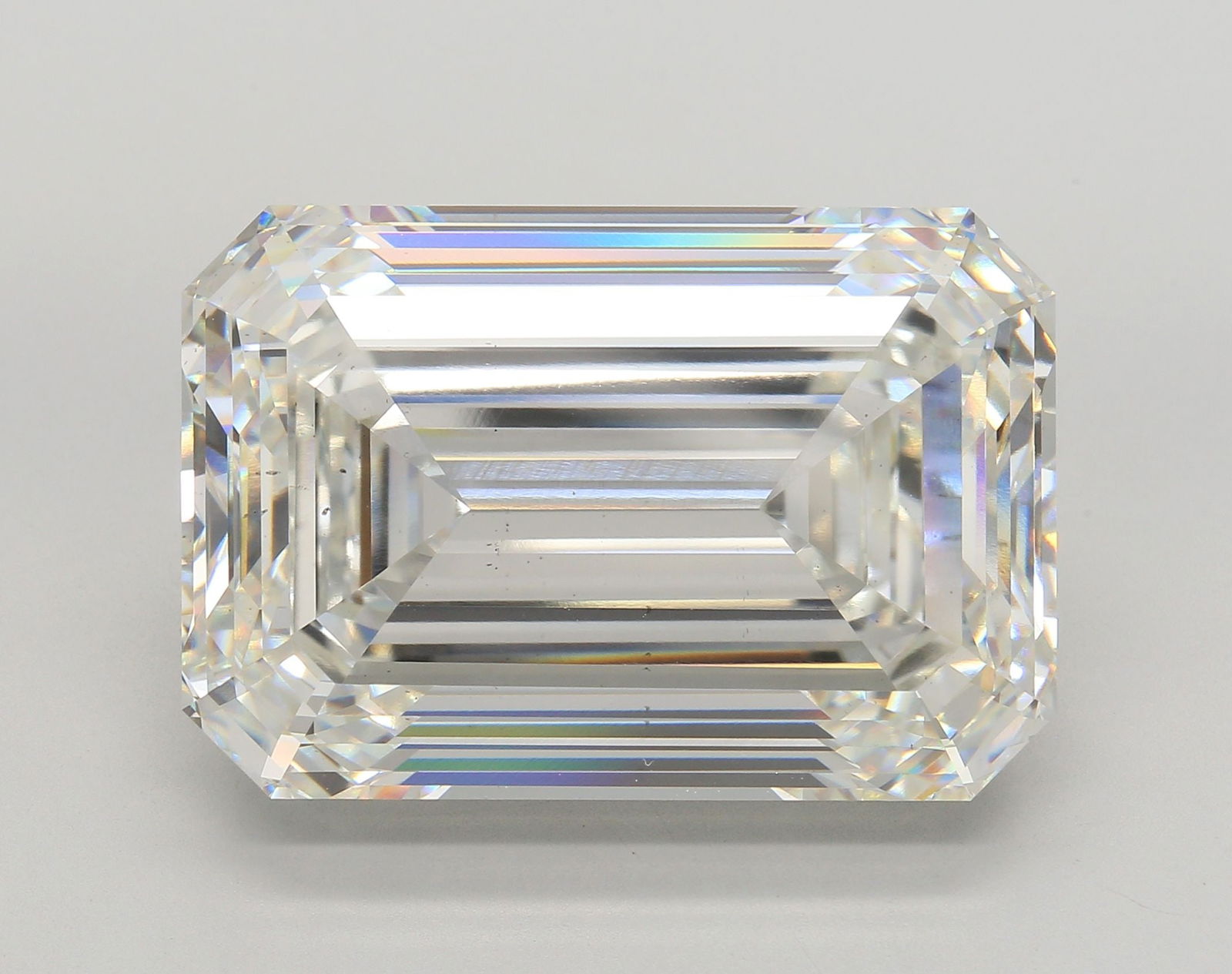 Loose Diamond - EMERALD 42.37ct G VS2: Loose Diamond - EMERALD 42.37ct G VS2 Source: This is a real non-mined Diamond that has been grown in a lab Shape: EMERALD Carats: 42.37 Color: G Clarity: VS2 Certification: IGI Video: