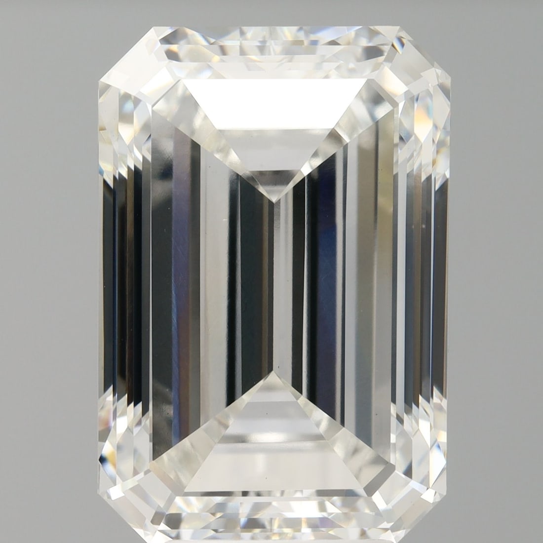 Loose Diamond - EMERALD 7.0ct F VVS2: Loose Diamond - EMERALD 7.0ct F VVS2 Source: This is a real non-mined Diamond that has been grown in a lab Shape: EMERALD Carats: 7.0 Color: F Clarity: VVS2 Certification: IGI Video: