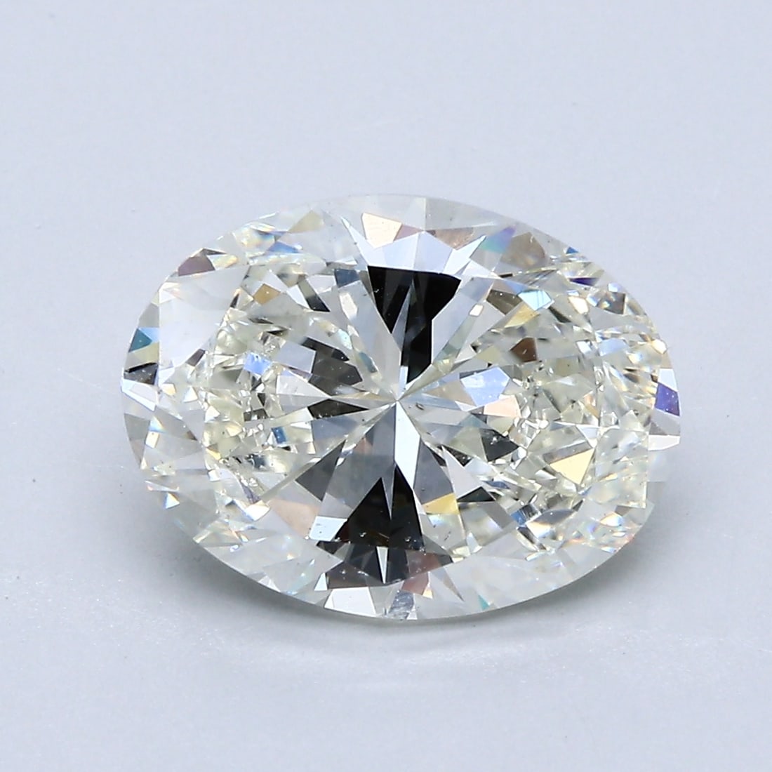 Loose Diamond - OVAL 3.51ct J SI1: Loose Diamond - OVAL 3.51ct J SI1 Source: Natural Mined Diamond Shape: OVAL Carats: 3.51 Color: J Clarity: SI1 Certification: GIA Condition: Pre-Owned PLEASE NOTE: Framed, Large, or heavy items do not