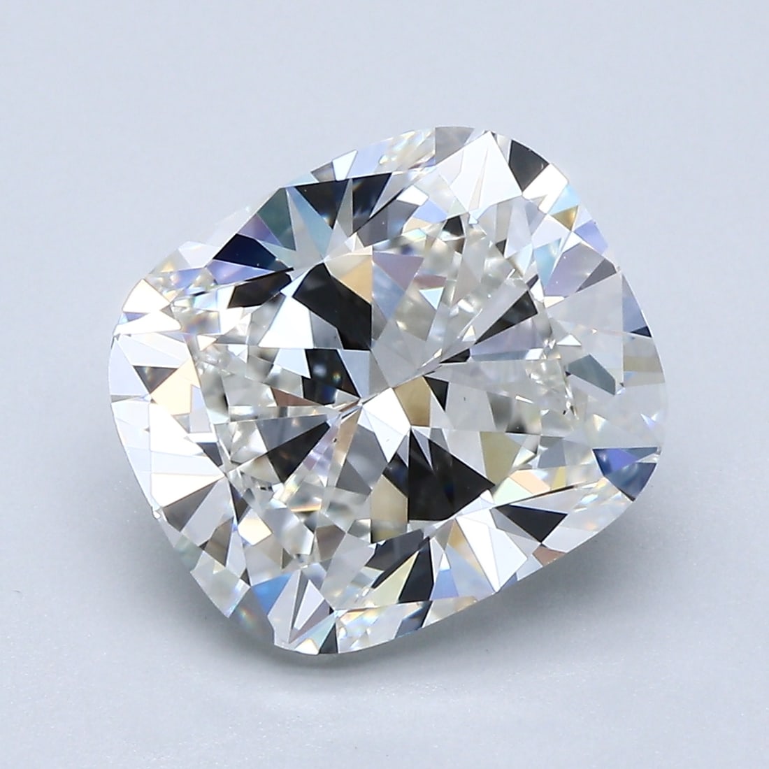 Loose Diamond - CUSHION 5.01ct G VS1: Loose Diamond - CUSHION 5.01ct G VS1 Source: Natural Mined Diamond Shape: CUSHION Carats: 5.01 Color: G Clarity: VS1 Certification: GIA Condition: Pre-Owned PLEASE NOTE: Framed, Large, or heavy items
