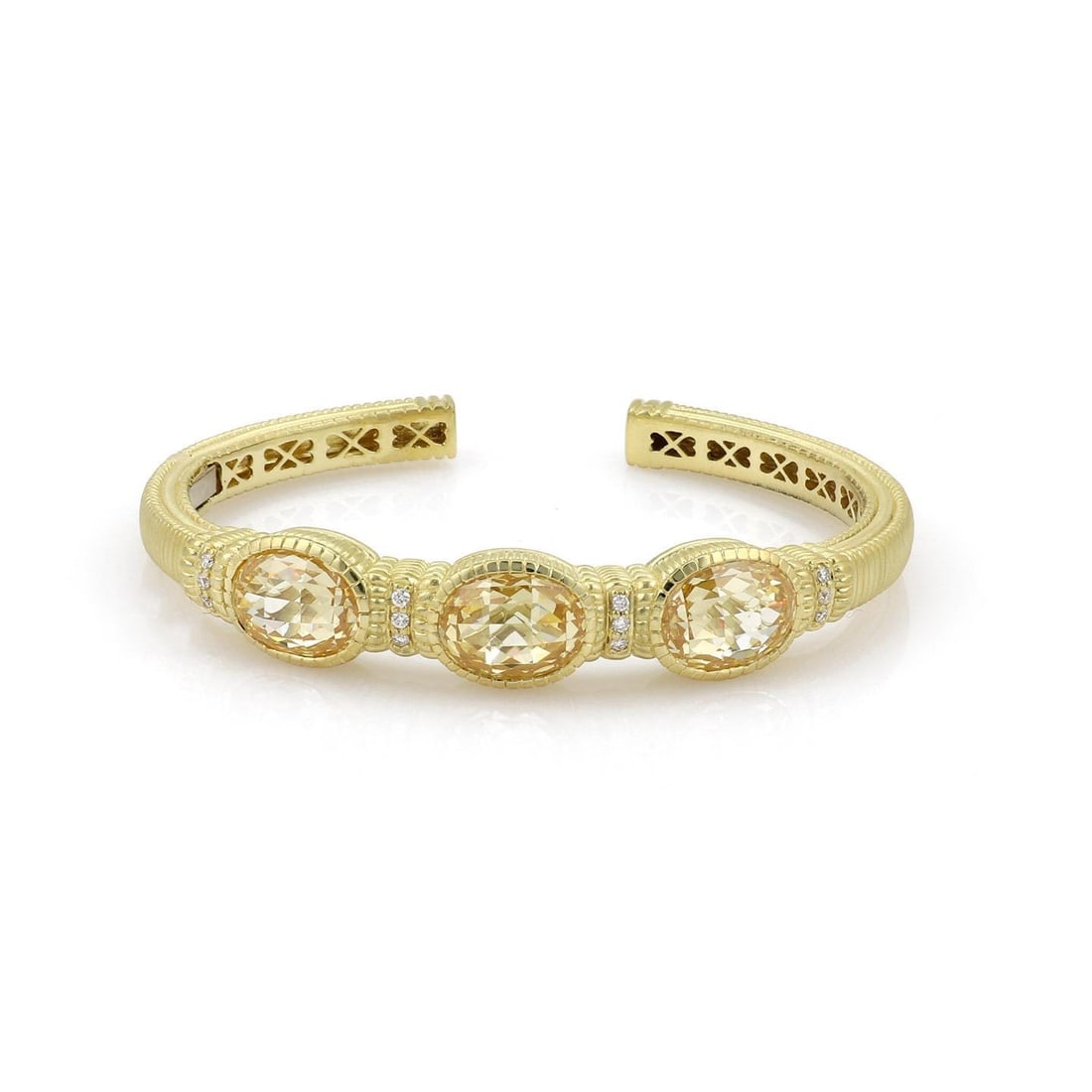 Judith Ripka 18k Yellow Gold Diamond Canary Crystal Cuff Bracelet: Judith Ripka 18k Yellow Gold Diamond Canary Crystal Cuff Bracelet This exquisite cuff bracelet by Judith Ripka is a stunning piece crafted from 18k yellow gold featuring a textured polished finish. Th