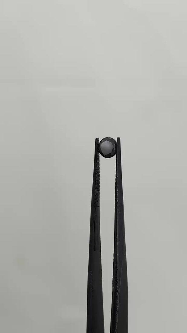 Loose Diamond - ROUND 0.42ct Fancy Black VVS2: Loose Diamond - ROUND 0.42ct Fancy Black VVS2 Source: Natural Shape: ROUND Carats: 0.42 Color: Fancy Black Certification: GIA Video: