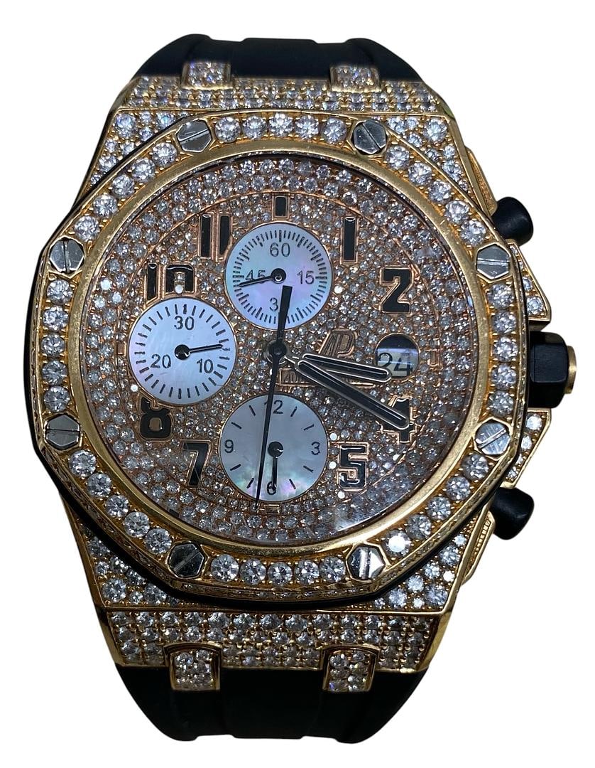 Audemars Piguet Offshore Reference 26470OR Diamond Dial Rubber Strap Watch: Audemars Piguet Offshore Reference 26470OR Diamond Dial Rubber Strap Watch This Audemars Piguet Offshore watch features a diamond-set dial and bezel, complemented by a durable rubber bracelet. Designe